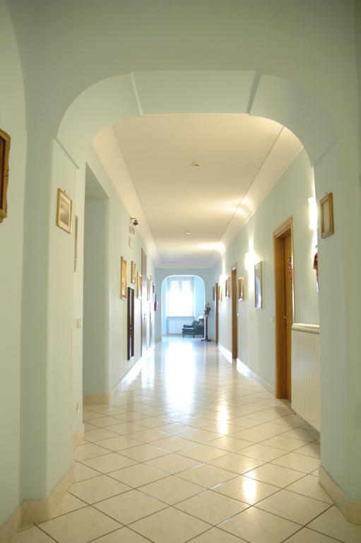 Casa Religiosa Per Ferie Ancelle Del Santuario Rome Exterior photo